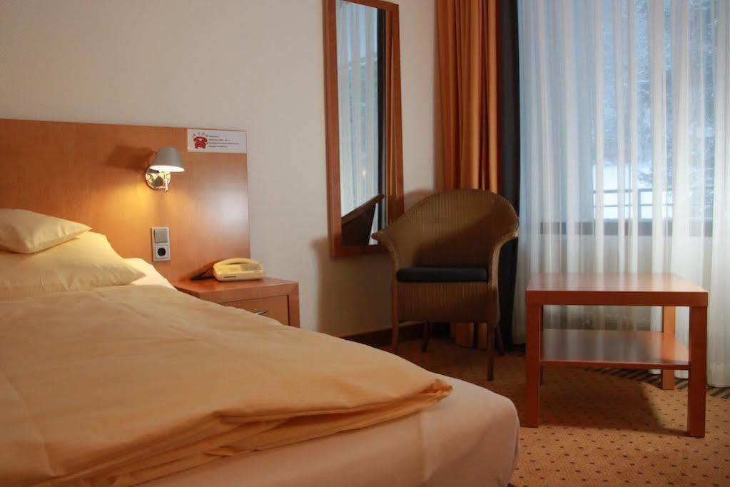 Hotel Am Kurpark Brilon Exterior photo